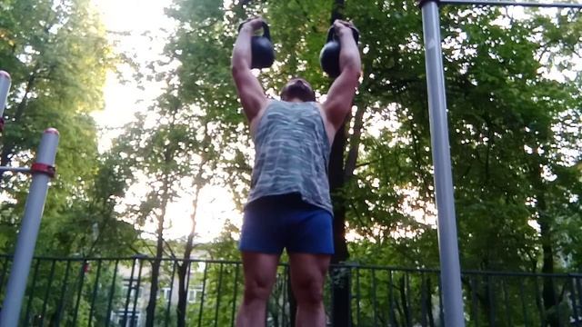 Трастеры двух гирь по 40 кг на 10 раз смотреть онлайн