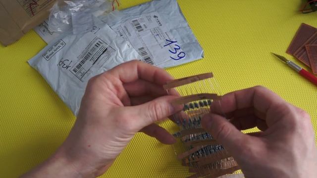 Радиодетали. Микросхема NE555. Резисторы. смотреть онлайн