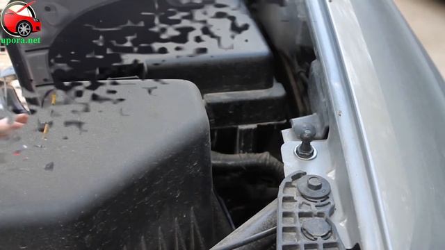 Установка упоров капота амортизаторов на Chrysler Pacifica 2  www.upora.net