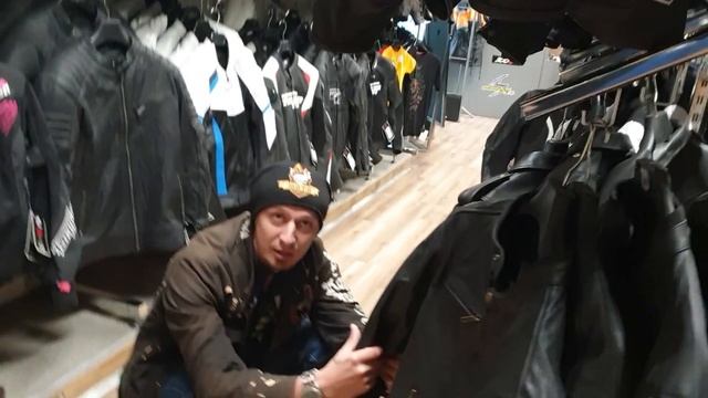 Бар, каршеринг и Иисусий подкат смотреть онлайн