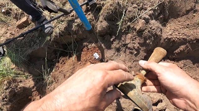 На шурф идут одни старики... смотреть онлайн