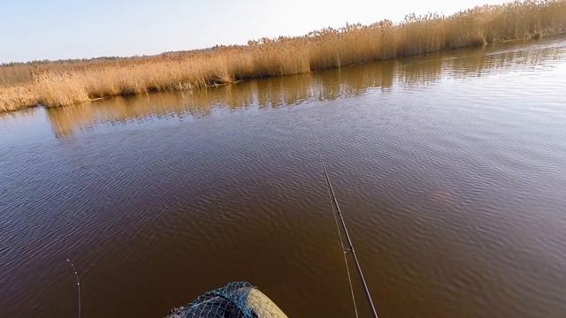 Джиг на реке. Рыбалка с лодки после ледостава смотреть онлайн