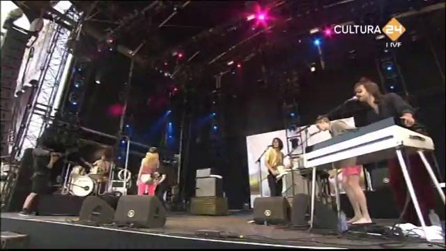 The Asteroids Galaxy Tour Pinkpop 26 mei 2012 Landgraaf смотреть онлайн