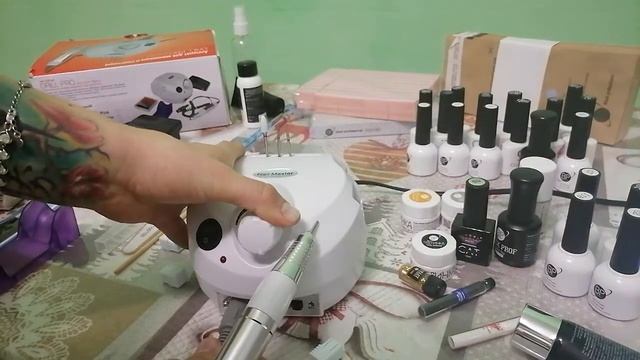 Как пользоваться аппаратом для маникюра? Как менять фрезы и направления. смотреть онлайн