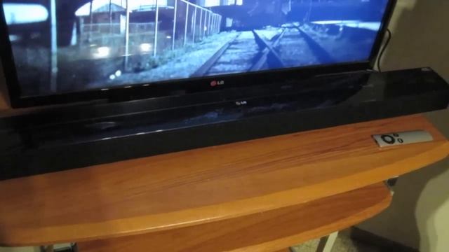 Insignia Soundbar vs. LG Soundbar - Comparison Review смотреть онлайн