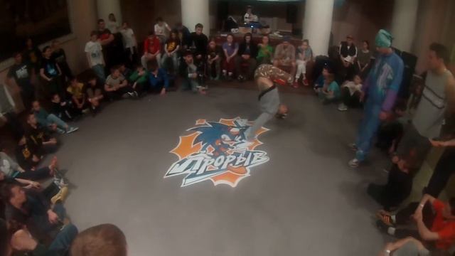 Kidz прорыв | Breaking profi 1x1 | 1/8 | bboy Грязный VS bboy Лимон смотреть онлайн