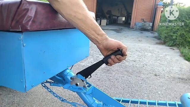 Прицеп - самосвал для мотоблока с механическими тормозами и ручником