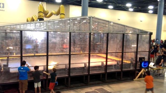 The Big Chese vs Marvin USATL STEMTECH OLYPIAD 2014 BATTLEBOTS смотреть онлайн