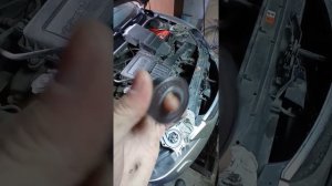 Замена помпы (водяного насоса) на Мазда 3 1.6 bk и замена холостого (ролика) ременного привода.