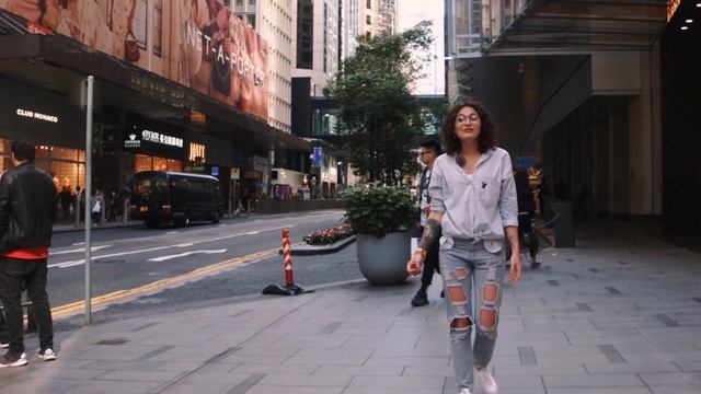 ДЕНЬ В ГОНКОНГЕ | 600 небоскребов и палаточные лагеря смотреть онлайн