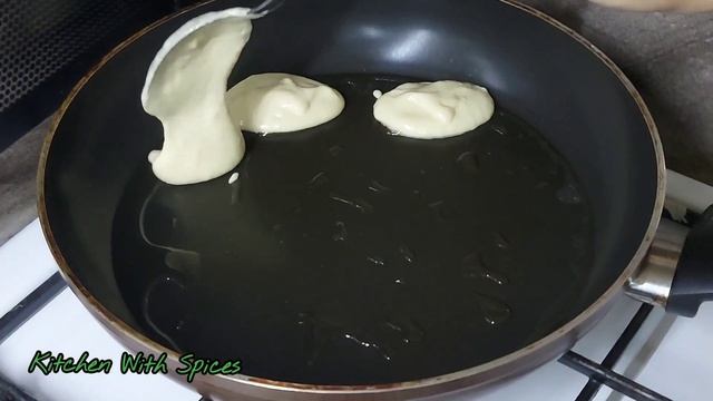 МАЛЕНЬКИЕ БЛИНЧИКИ ПРОСТОЙ И ВКУСНЫЙ РЕЦЕПТ НА СКОРУЮ РУКУ смотреть онлайн