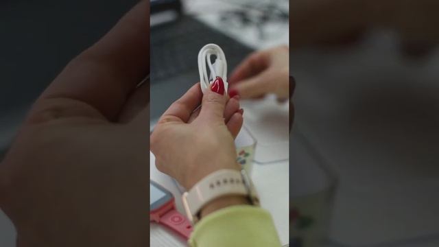 Unboxing: Smartwatch Pentru Copii Wonlex KT09 cu Functie Telefon, Retea 2G, Localizare GPS смотреть онлайн