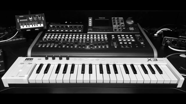 midiplus X3 Keyboard Controller смотреть онлайн