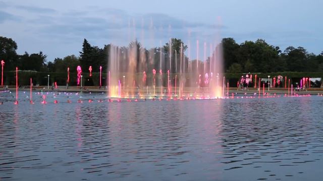 ПОЛЬША / ПОЮЩИЕ ФОНТАНЫ смотреть онлайн