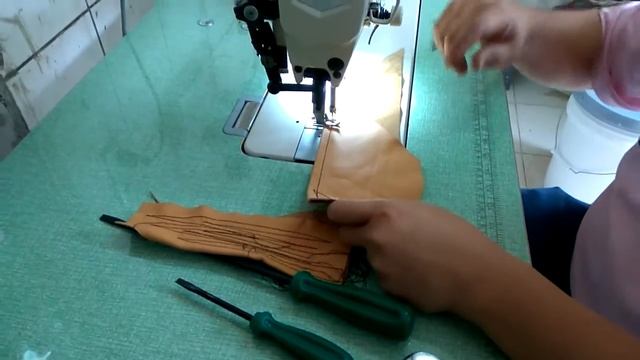 a09-縫紉機 JUKI(DU-1181N)：踩壓腳 смотреть онлайн