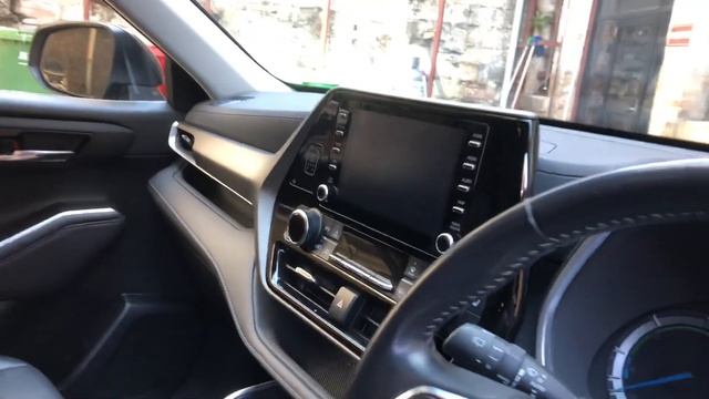 TOYOTA KLUGER 2022 HYBRID смотреть онлайн