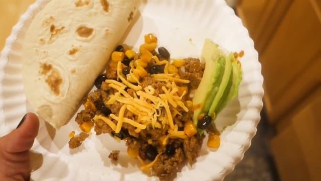 What I Ate Wednesday | Eating All The Food | Levoit Humidifier Review! | 12/18 смотреть онлайн