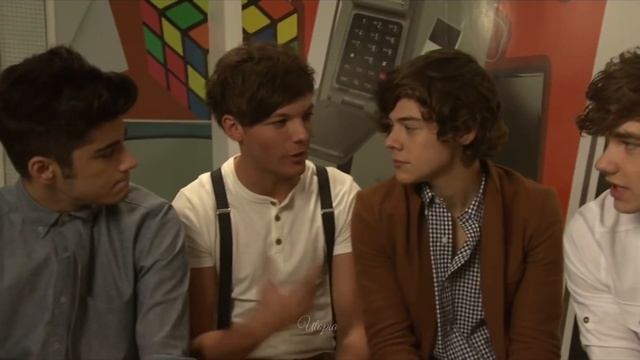 Larry Stylinson - (Harry And Louis) Buzzing