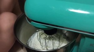 Взбиваем сливки вместе с Kitfort KT-1324-3!