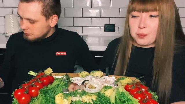 Мукбанг скумбрия/селёдка/картошка | Mukbang mackerel/herd/potato смотреть онлайн