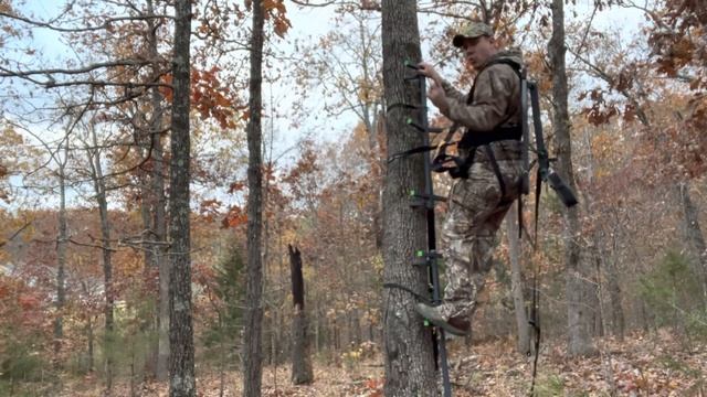 Hang on Tree Stand- How to install quick, safe and easy смотреть онлайн