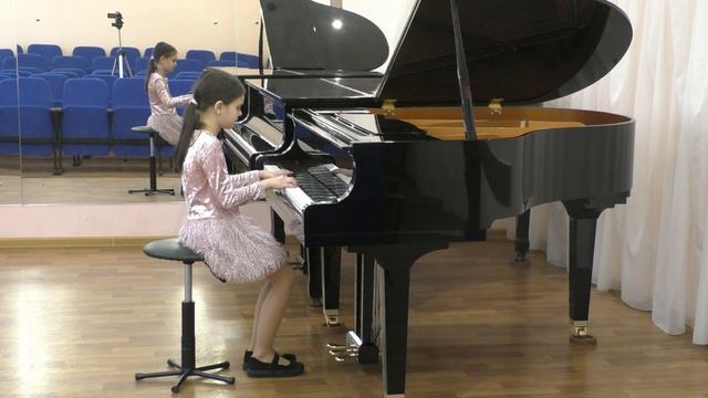 Кемерово, ЦДШИ, Соловьёва Елизавета - И. С. Бах Менуэт G-dur смотреть онлайн