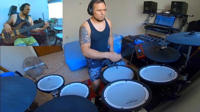 Radiohead - Creep (Bass & Drum Cover) смотреть онлайн