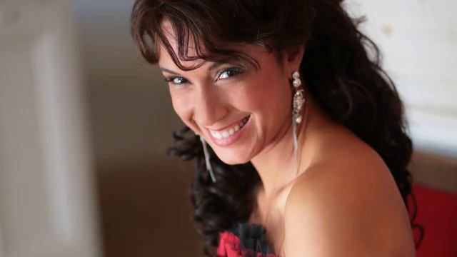 Verdi: Sempre libera - LA TRAVIATA - Siphiwe McKenzie смотреть онлайн