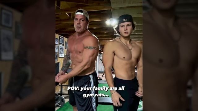 "Bro has ABS on his Back..." ?? смотреть онлайн