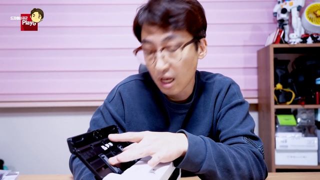 브라더 휴대용 스캐너 ADS-1200으로 라이언 카드를 스캔해 보았습니다. смотреть онлайн