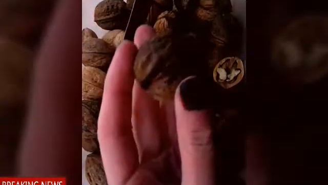 Лайфхак. Как за пару секунд открыть орех. смотреть онлайн