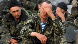 ? Песня под гитару: Весеннею порою, под грустный шум дождя.