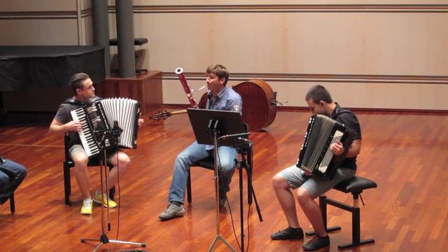 Bulgarian folklore on bassoon, clarinet & accordion смотреть онлайн