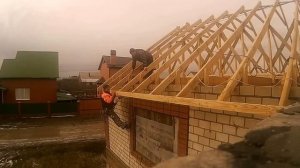 Подрезка стропил без использования лесов