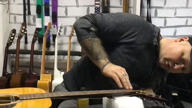 Гитара из Китая. Шлифуем лады.