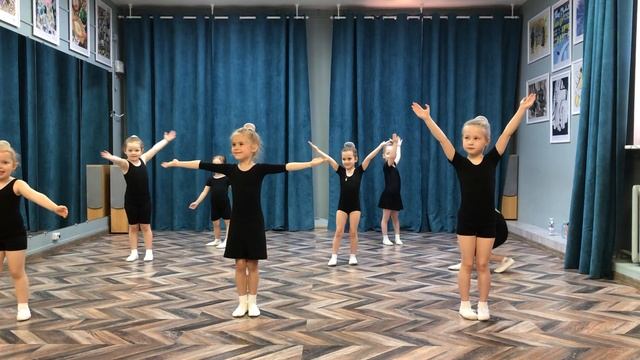 4. Игра Солнышко-дождик | младшая группа 3-5 лет | г.Ростов-на_Дону | Студия танца Оригами смотреть онлайн