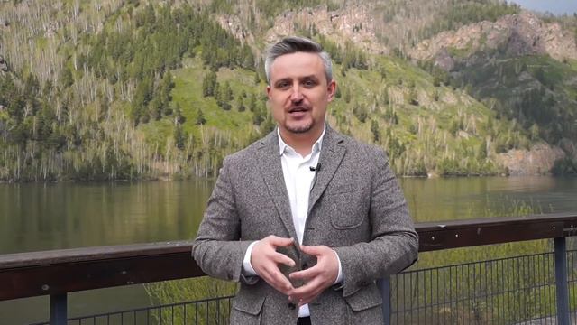 Глава города Дивногорска Сергей Иванович Егоров поздравляет с последним звонком выпускников 2021год смотреть онлайн