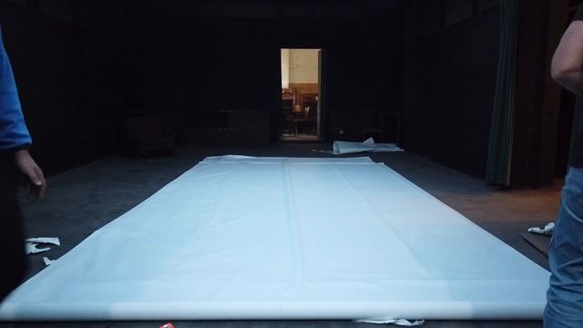 Экран для проектора из баннера