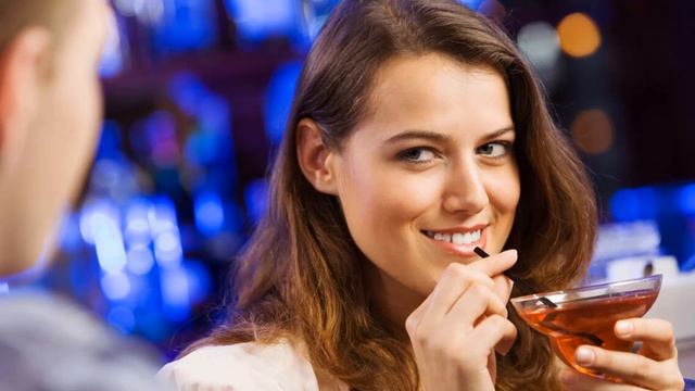 ПРИШЛА В СИНЯКАХ ПОД УТРО, СКАЗАЛА УПАЛА, ОКАЗАЛОСЬ ЧТО В ГОСТИНИЦЕ РОЗВЛЕКАЛАСЬ #историиизмен смотреть онлайн