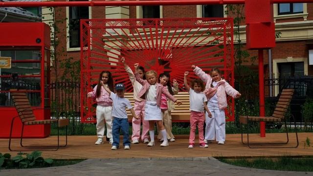 SKIDS/Танцевальный летний клип от нашей младшей и средней группы??♂️ смотреть онлайн