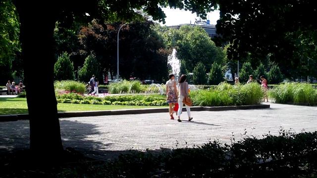 Фонтан возле Христорождественского кафедрального смотреть онлайн
