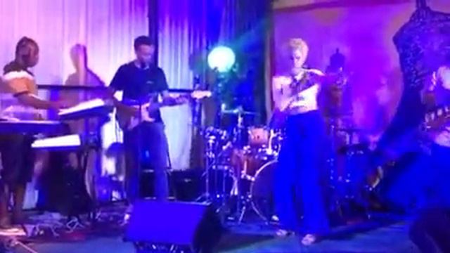 Stephanie performing as opening act for Peter the Loyd concert смотреть онлайн