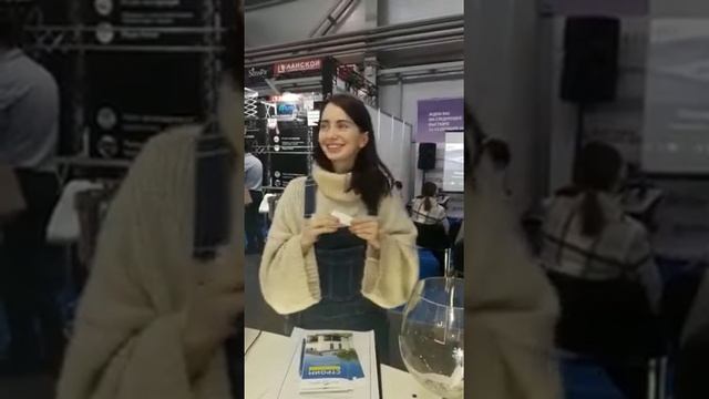 Выиграла РЕЗНОЙ натяжной потолок смотреть онлайн