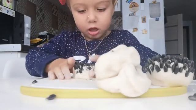 Ёжики из солёного теста часть 2 смотреть онлайн