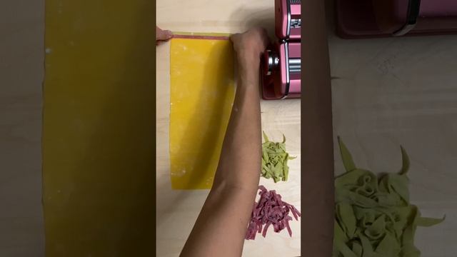 Разноцветная паста?