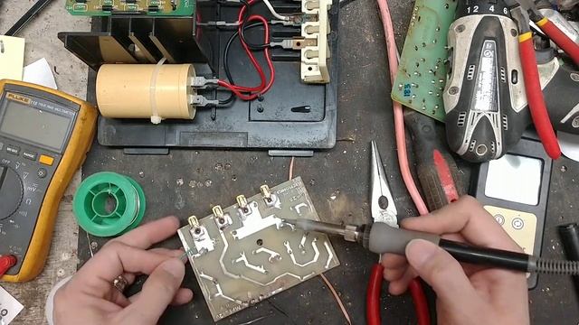 How To FIX An Electric Fence Energizer | Gallagher MPE2 Power Fence Energizer смотреть онлайн