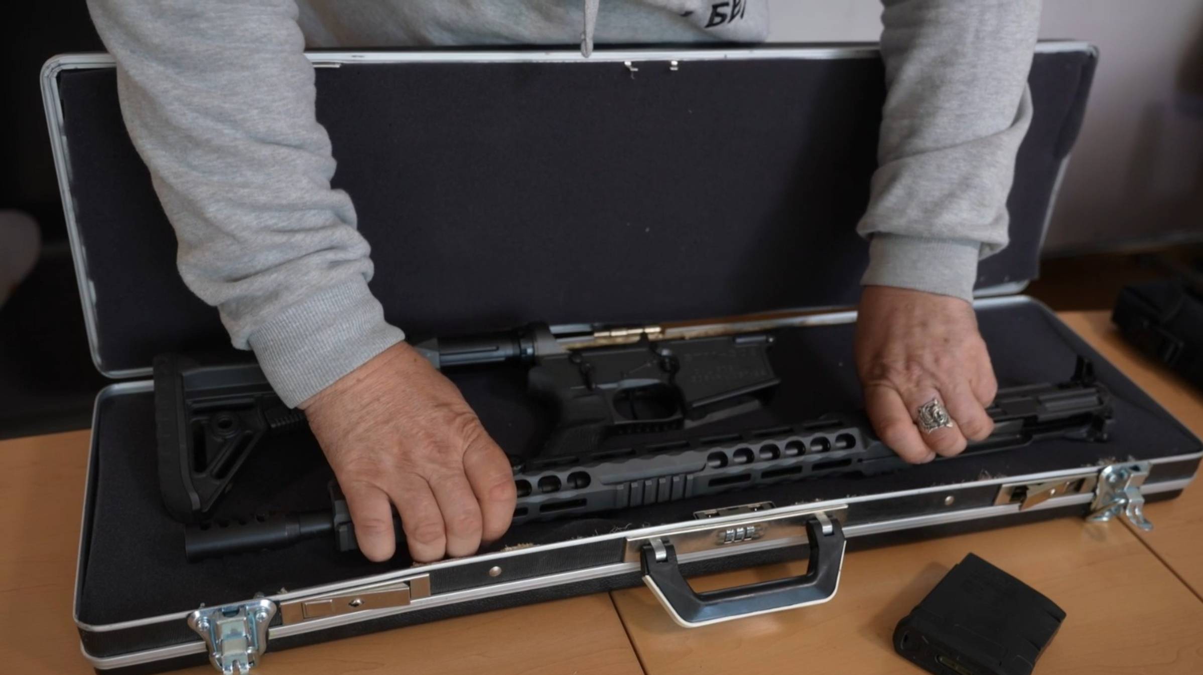 Кейс-«дипломат» из позднего СССР. Модернизация смотреть онлайн