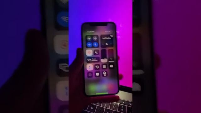КАК ПОМЕНЯТЬ ЦВЕТ ВСПЫШКИ | iPhone 13 КАК СДЕЛАТЬ ВСПЫШКУ ДРУГОГО ЦВЕТА | #SHORTS смотреть онлайн