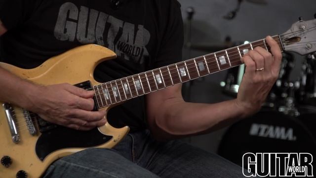 How to Play Major and Minor Barre Chords - Guitar Basics смотреть онлайн