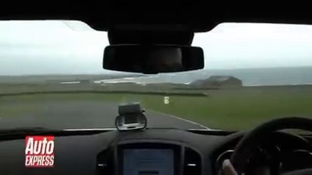 Vauxhall Insignia VXR - Performance Car of the Year 2009 смотреть онлайн